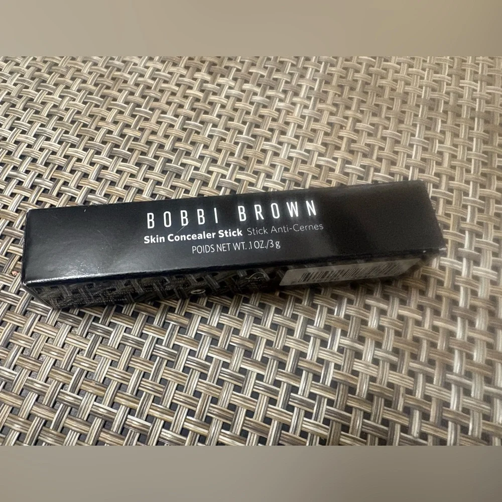 Bobbi Brown Black Skin Concealer Stick -Light Peach